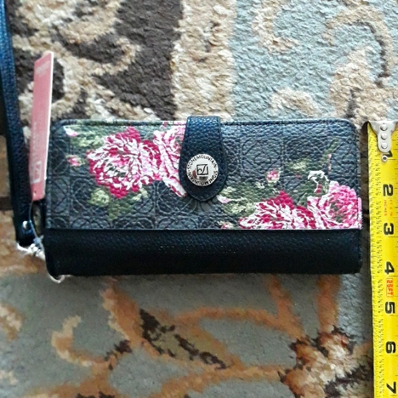 2x*Host Pick*Stone Mountain pretty bonded leather wristlet